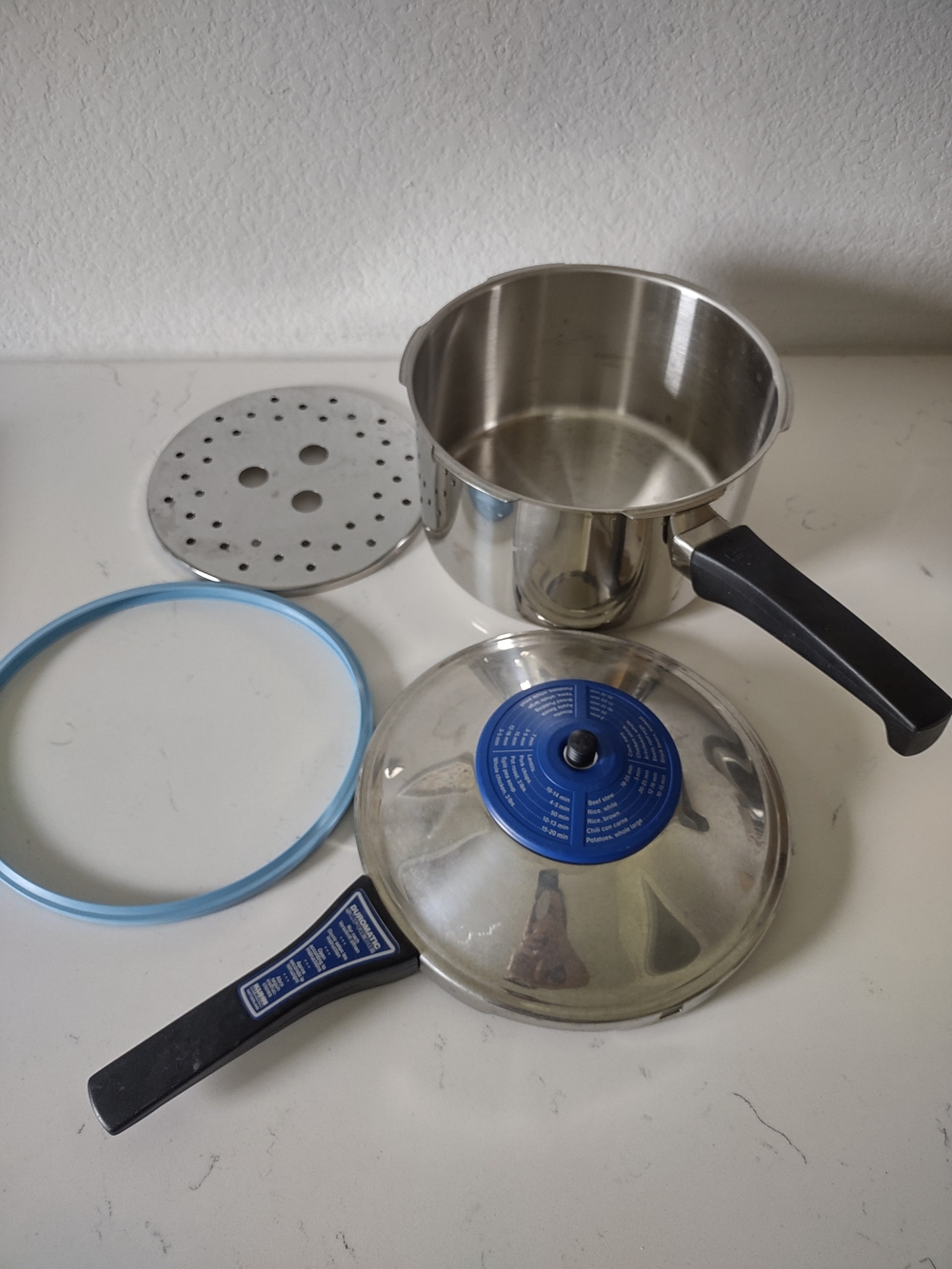 Kuhn Rikon Duromatic 3147 3.5 Liter Stainless Pressure Cooker Pot Switzerland